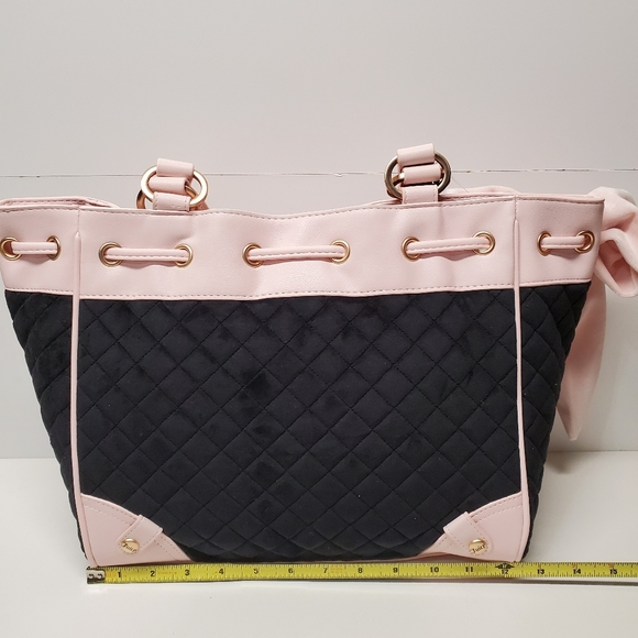 Juicy Couture Liquorice and Light Pink Quilted Juicy Tale Tote With Hreart Charm - Picture 2 of 5
